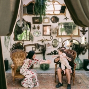 Il battesimo simbolico di Adam nel Giardino dell’Eden
